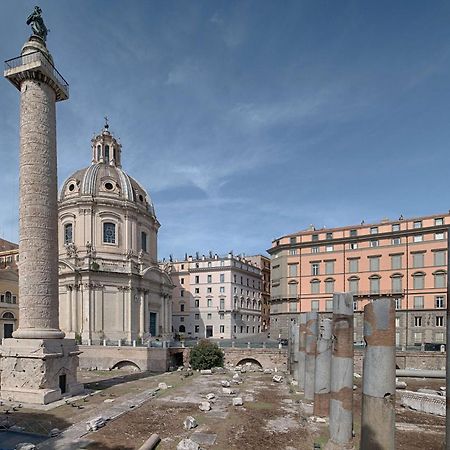 Nh Collection Roma Fori Imperiali Hotel Exterior photo The Roman Forum